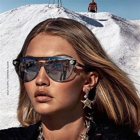 bella hadid versace sunglasses|gigi hadid Versace.